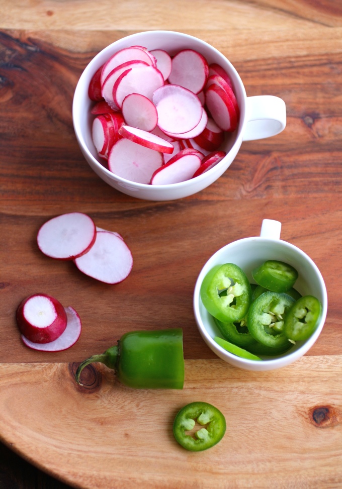 Quick, Spicy Pickled Radishes