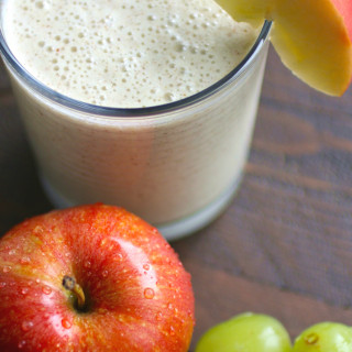 Go for a tasty smoothie in the a.m.! These Green Grape, Apple, and Cinnamon Smoothies are a great treat that is good for you!