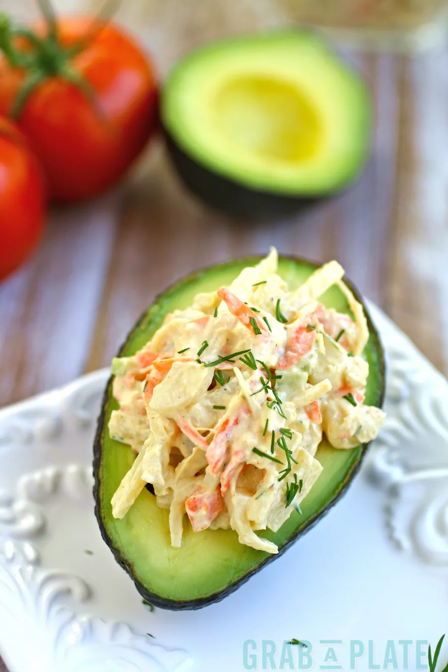 Avocado-stuffed-hearts-of-palm-crabless-salad