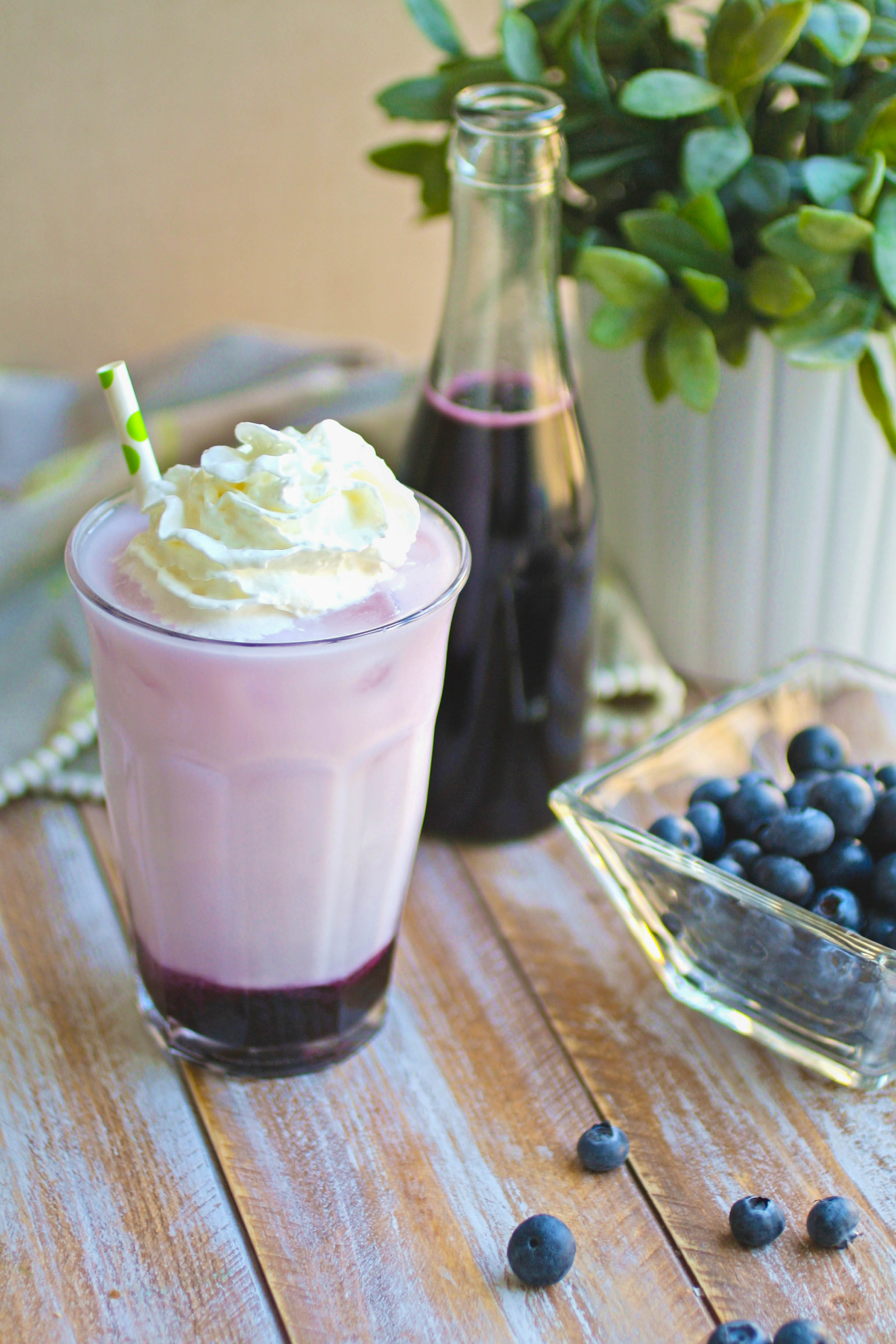 Blueberry Italian Cream Soda drinks are festive and fruity. You'll love these smooth Blueberry Italian Cream Soda drinks!