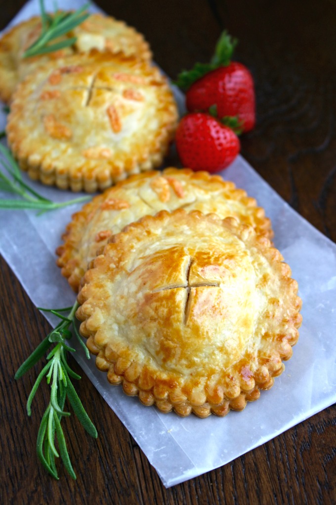 Make a batch of Ham & Havarti Hand Pies with Rosemary-Mustard Aioli to impress those you love! They're loaded with great ingredients!