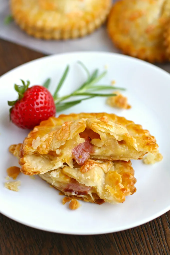 Flaky and flavorful, Ham & Havarti Hand Pies with Rosemary-Mustard Aioli with change your mind about sandwiches!