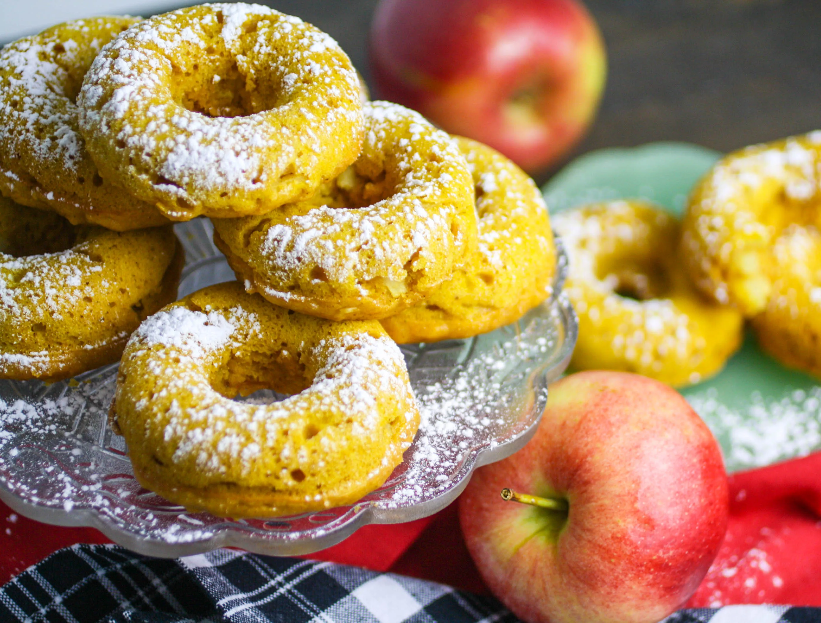 You need Baked Spiced Apple & Pumpkin Donuts in your life! These Baked Spiced Apple & Pumpkin Donuts are a seasonal treat!