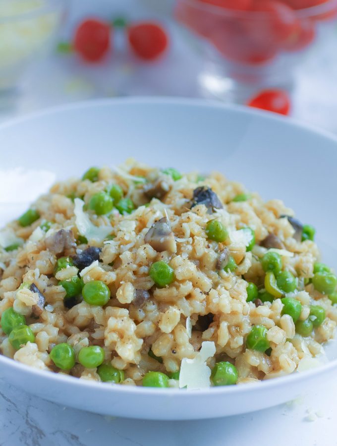 Barley Risotto with Mushrooms and Peas is a hearty meatless dish you'll love. Switch things up with Barley Risotto with Mushrooms and Peas.