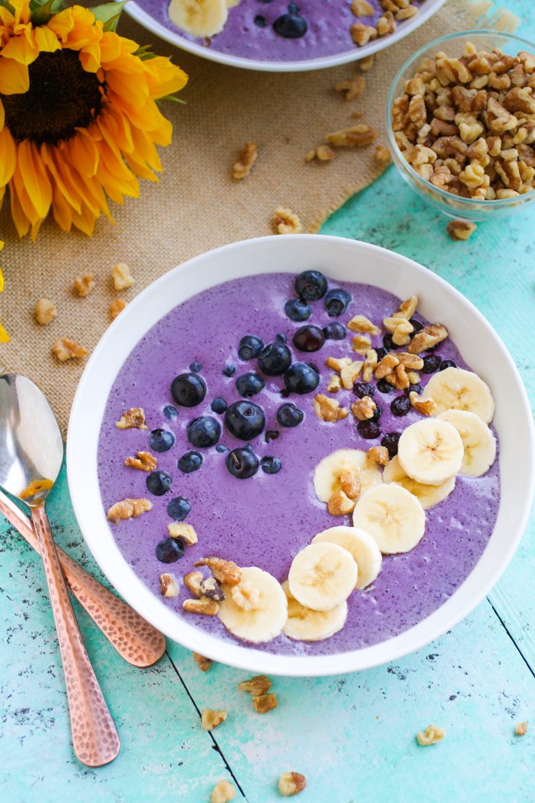 Blueberry Banana Walnut Smoothie Bowls are the perfect dish for breakfast!