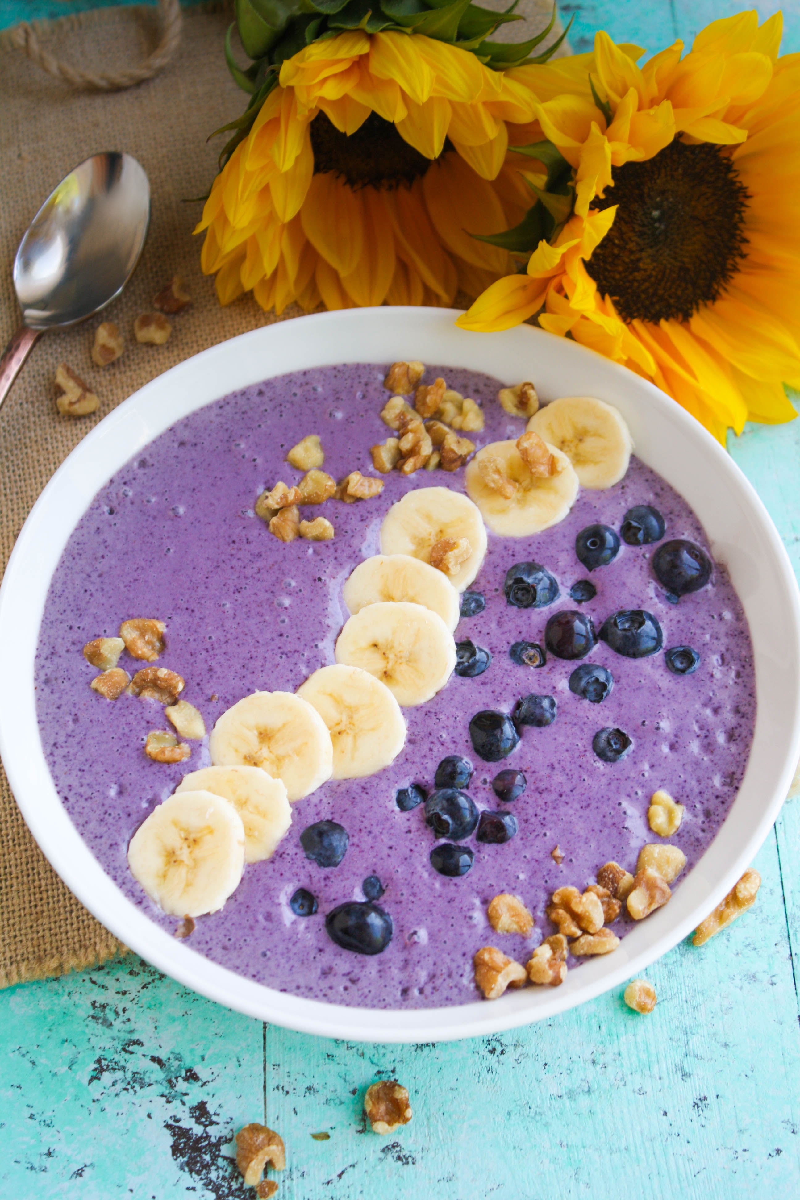 Blueberry Banana Walnut Smoothie Bowls are a great way to start your day. These Blueberry Banana Walnut Smoothie Bowls are a delight first thing in the a.m.!