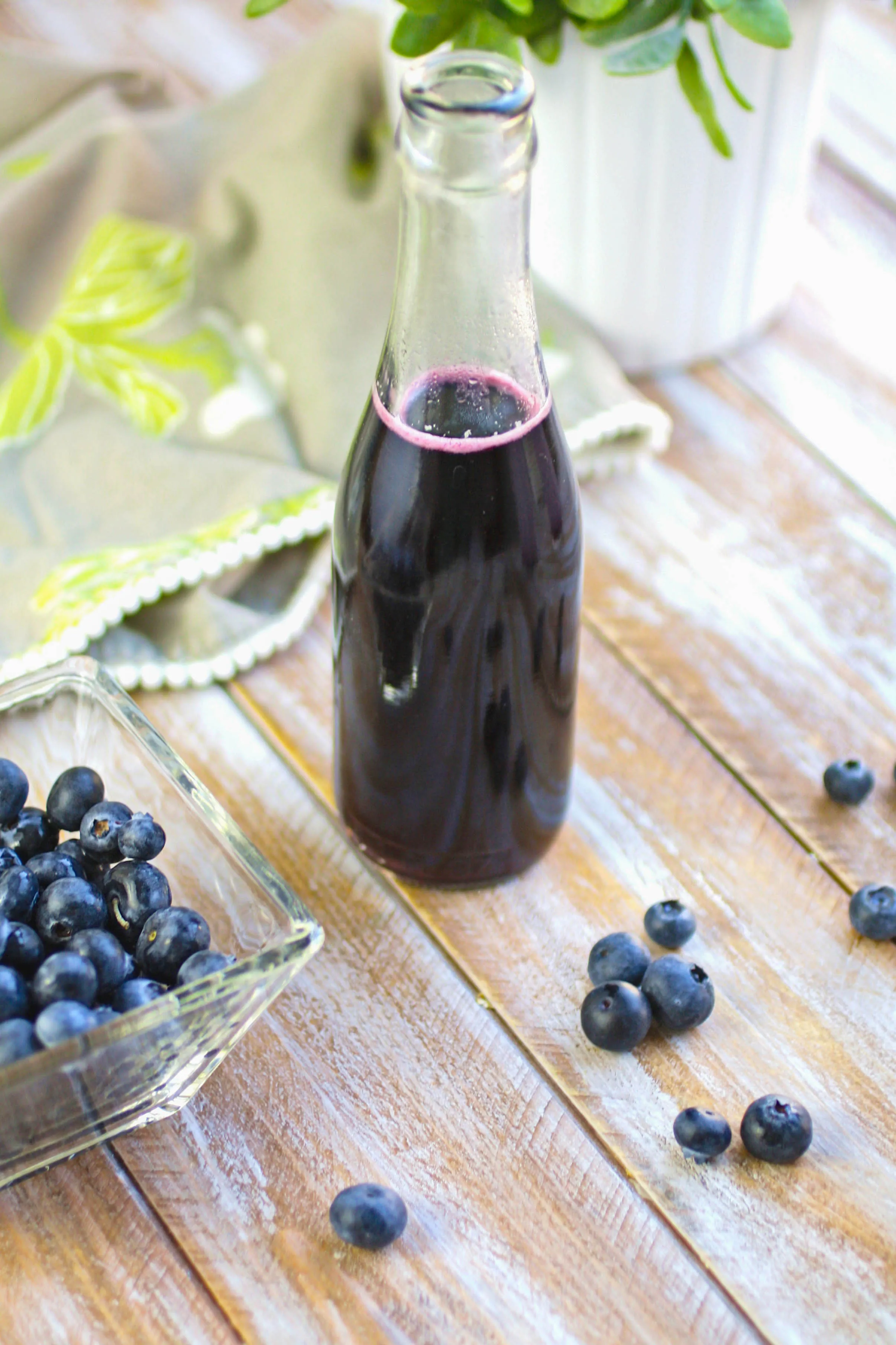 Blueberry Italian Cream Soda drinks are easy to make with your own blueberry syrup. Blueberry Italian Cream Soda drinks are fruity, pretty, and so tasty!