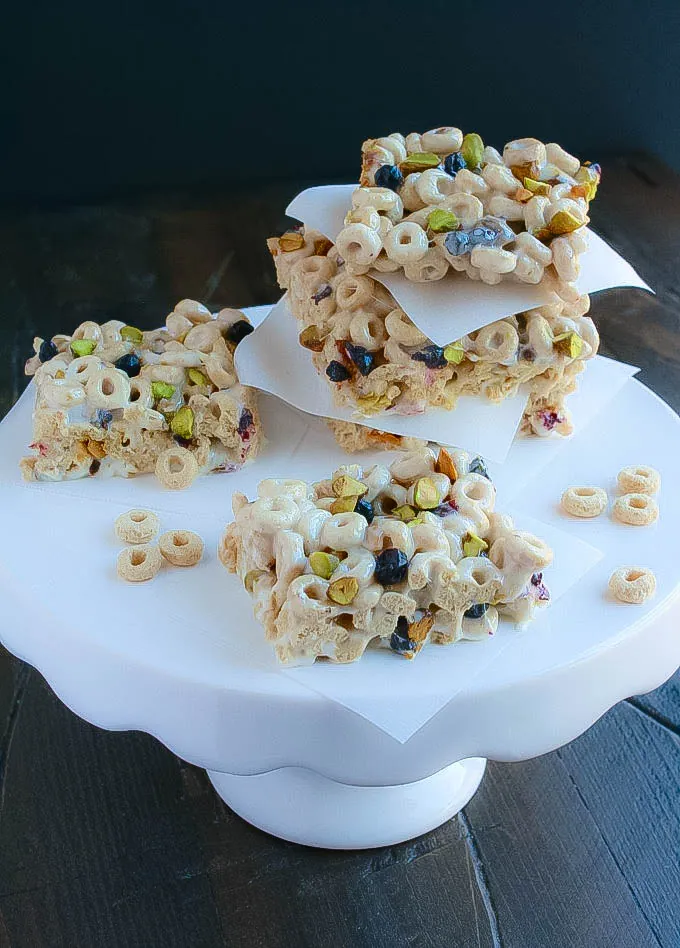Blueberry-Pistachio Marshmallow Cereal Bars make tasty after school treats! Yummy is a word to describe these Blueberry-Pistachio Marshmallow Cereal Bars - what a treat!