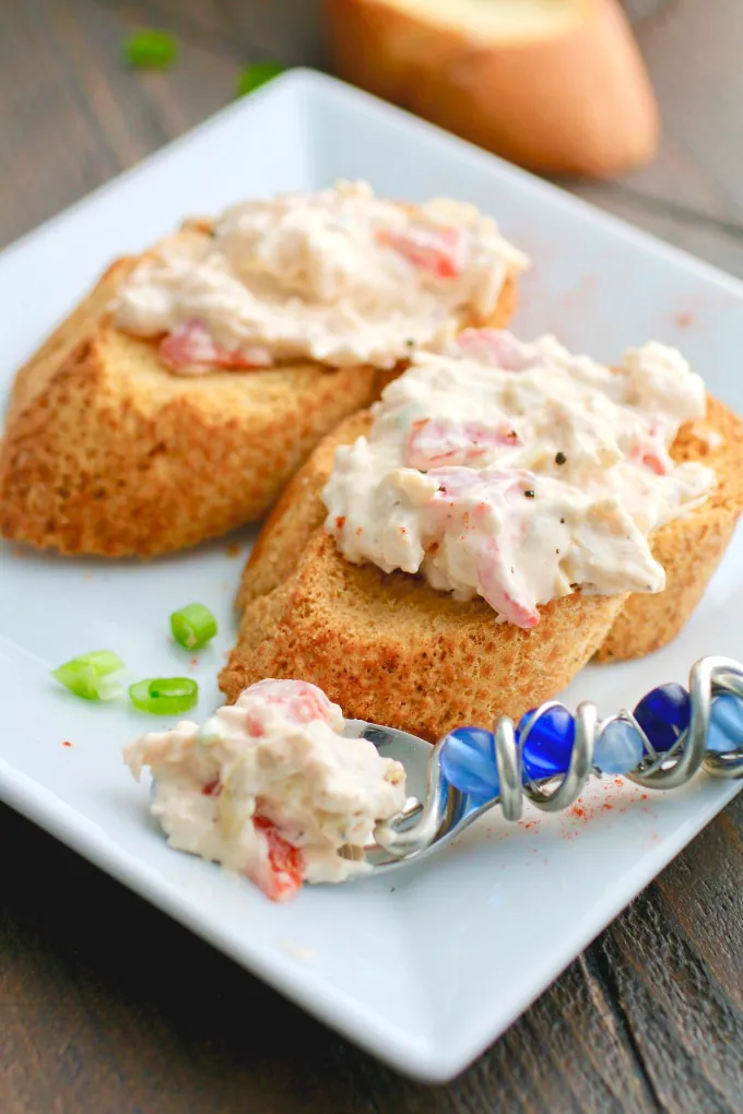 When you're in need of an easy appetizer, try Creamy Artichoke and Roasted Red Pepper Spread.