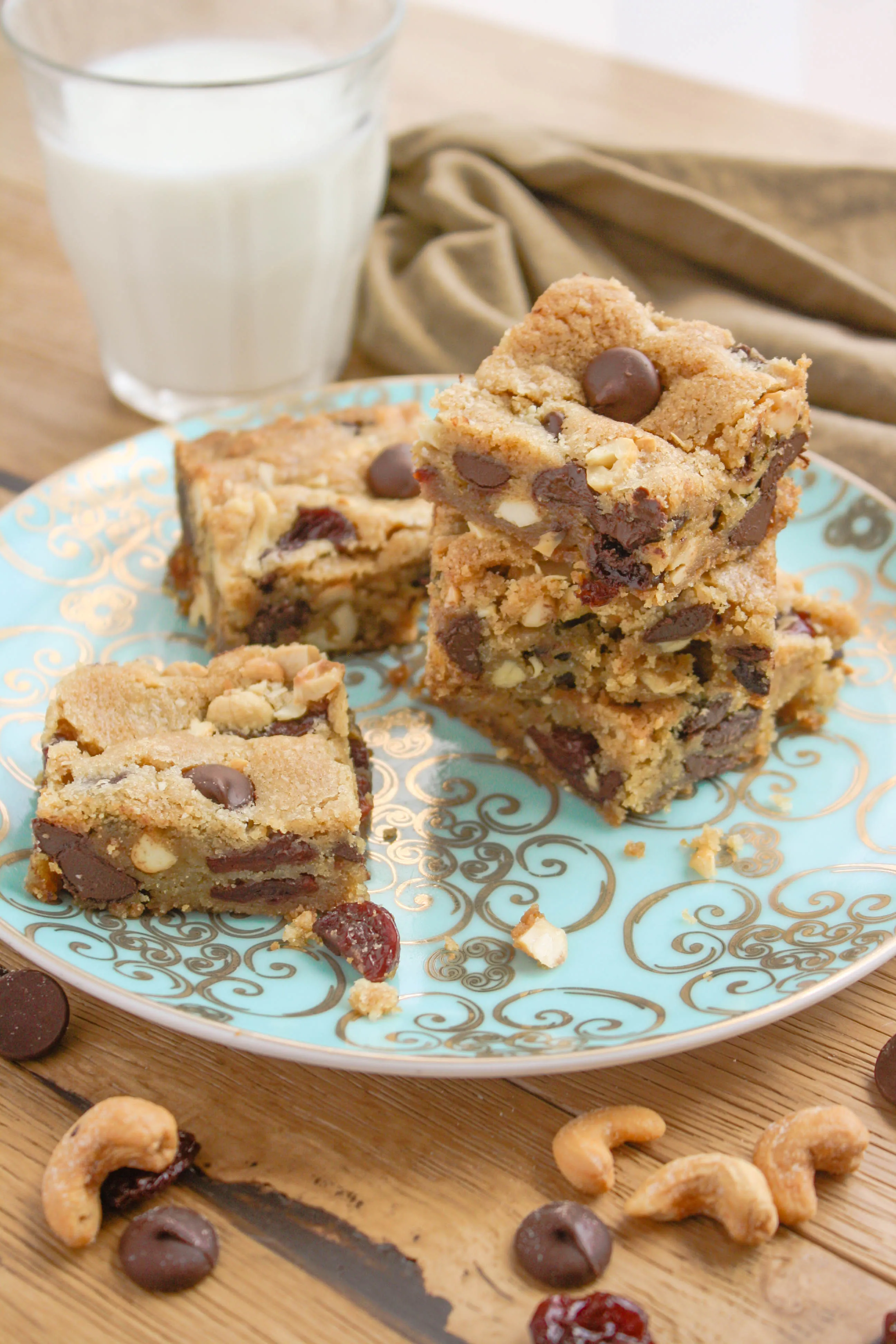 Dark Chocolate Chip Cherry Cashew Cookie Bars are fabulous and rich. These bars are filled with great ingredients for a delicious treat.