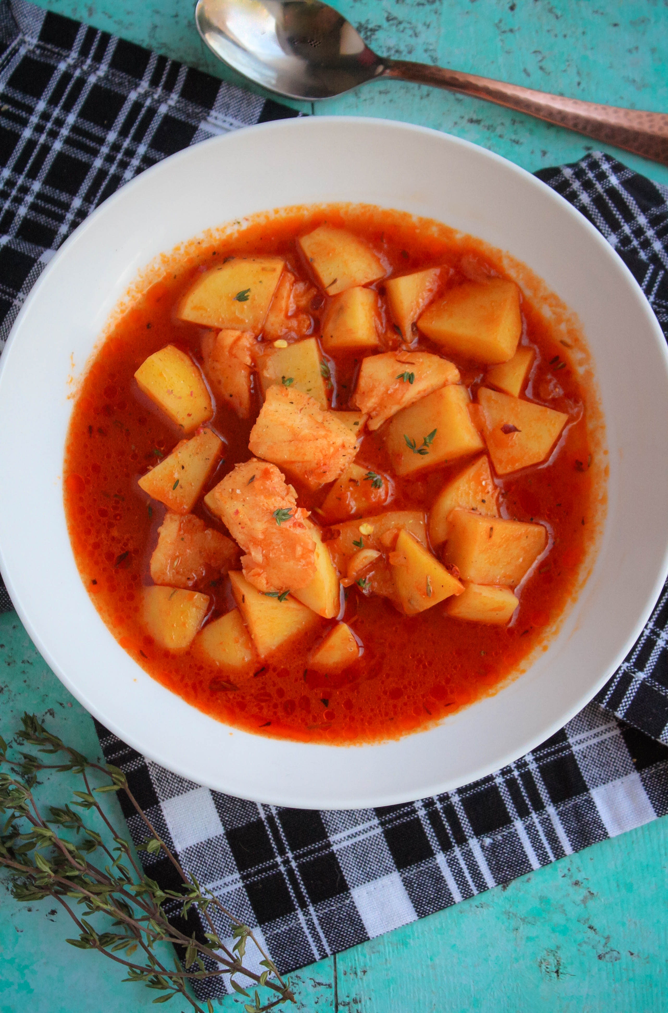 Easy Italian Fish Stew is a delight for the senses and for your tummy! You'll love this simple, flavorful Easy Italian Fish Stew.