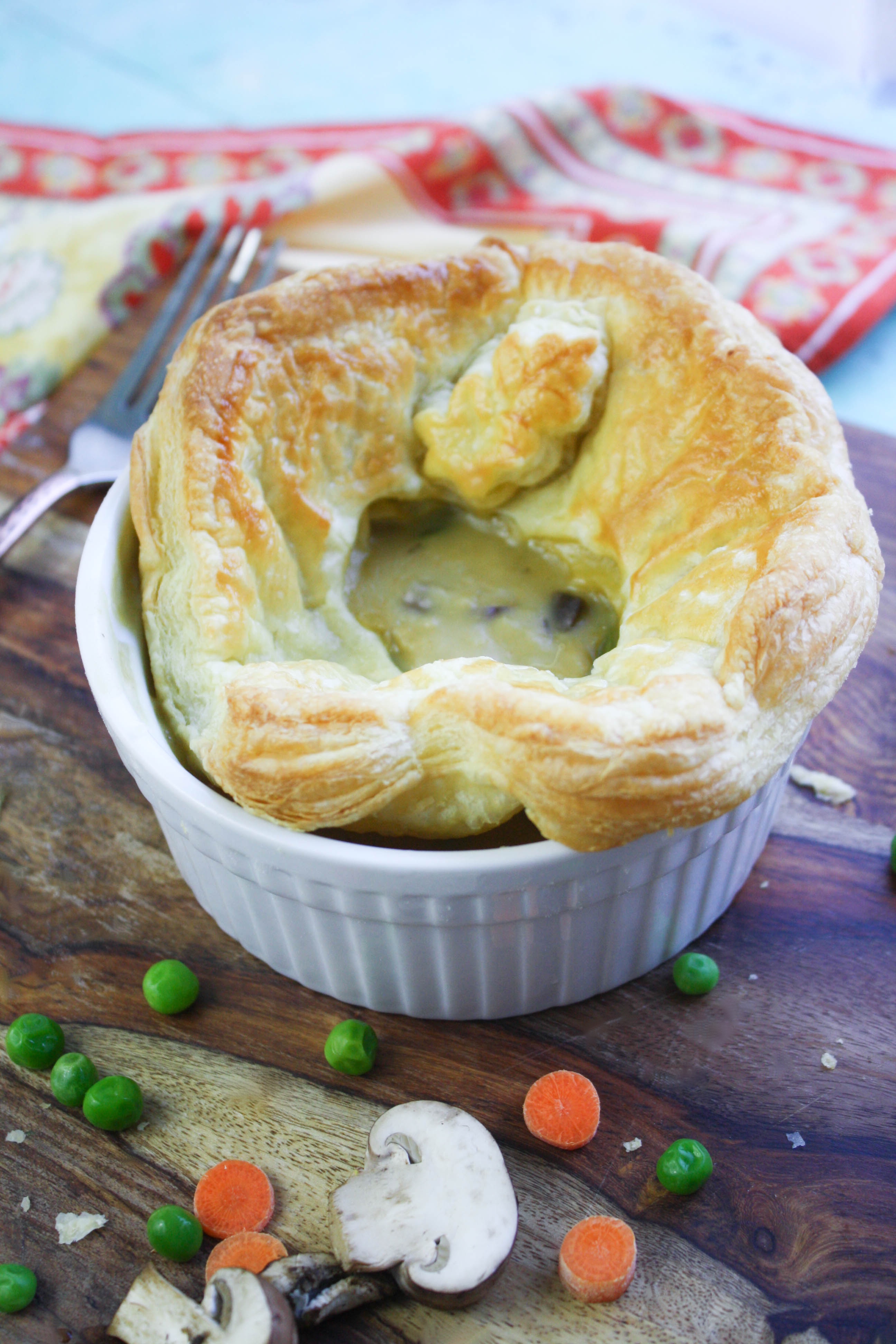 Easy Puffy Pastry Vegetable Pot Pies will make your family smile! Easy Puffy Pastry Vegetable Pot Pies are super tasty and fun any night of the week.