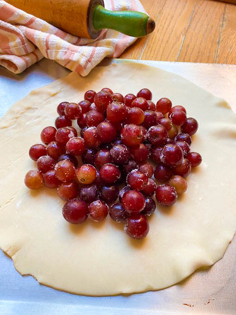 Easy Roasted Grape Crostata is a fab treat for the summer!