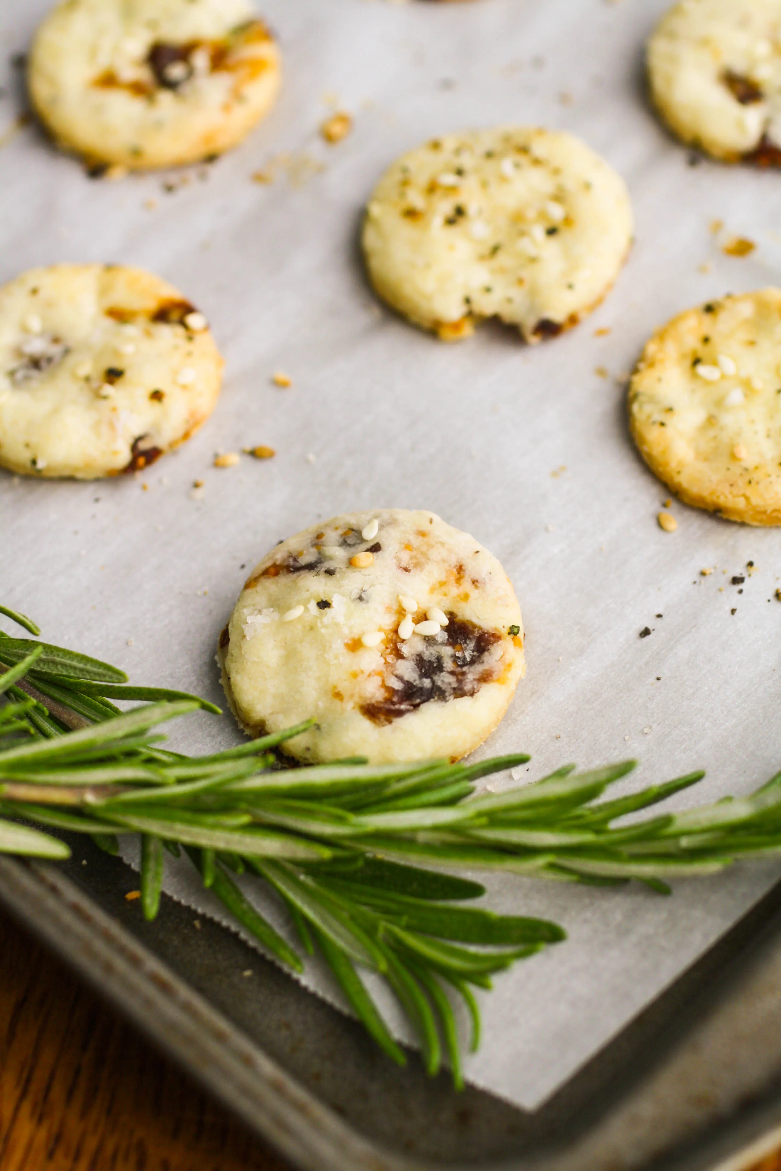 Fig and Rosemary Crackers are perfect for parties. They're so easy to make! You'll love Fig and Rosemary Crackers as your next snack!