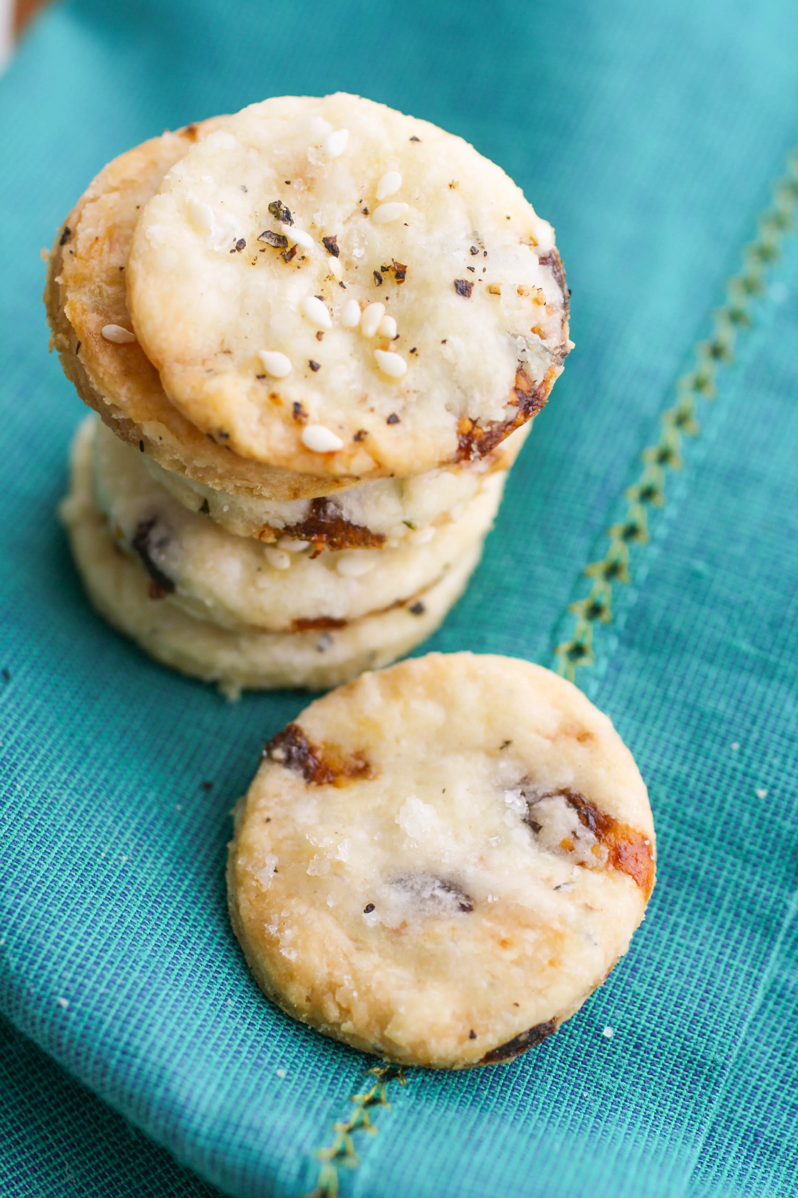 Fig and Rosemary Crackers make a wonderful snack. You'll love these Fig and Rosemary Crackers as a delicious snack!