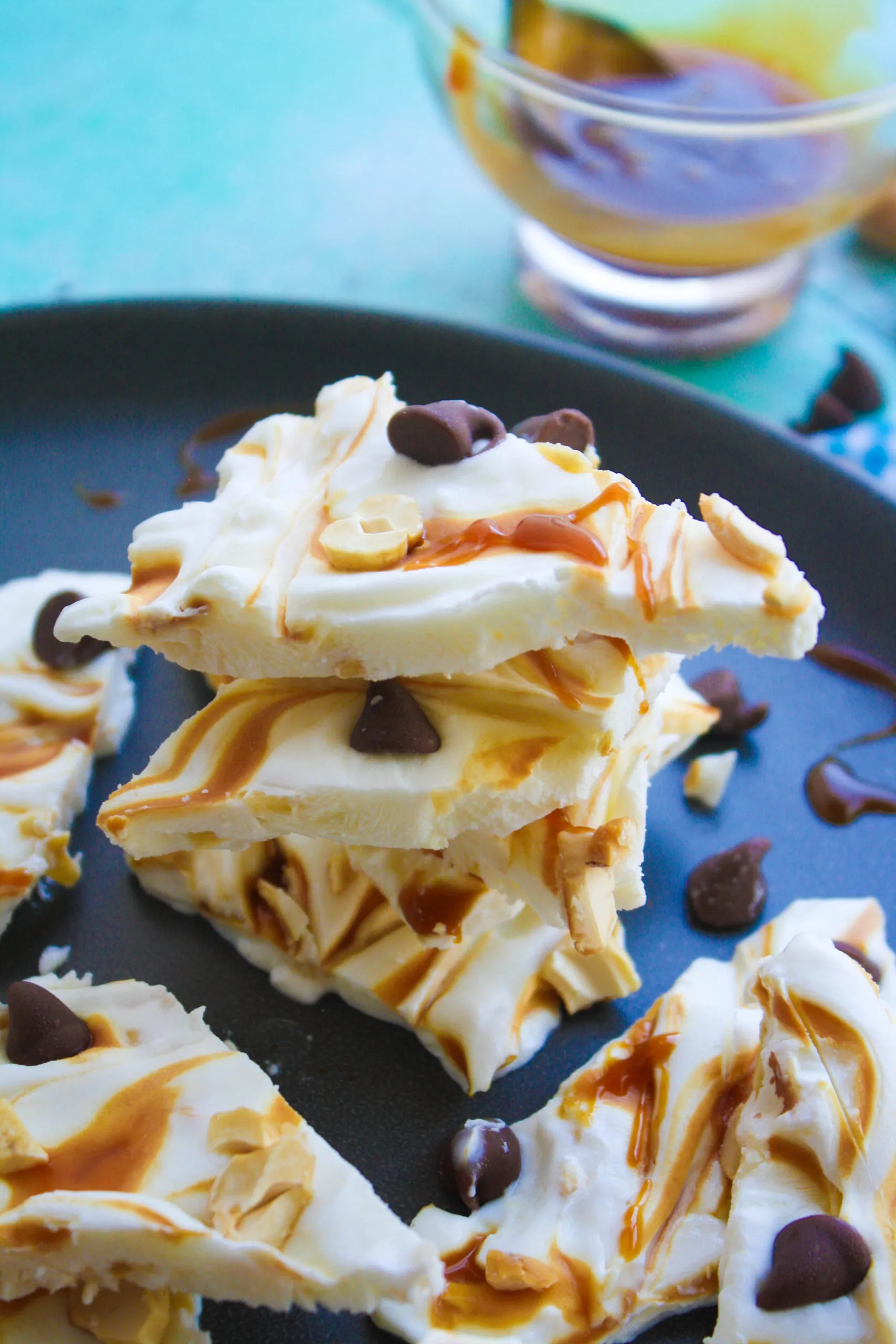 Frozen Yogurt Bark with Caramel, Cashews and Chocolate is a nice alternative to ice cream. And it's so easy to make!