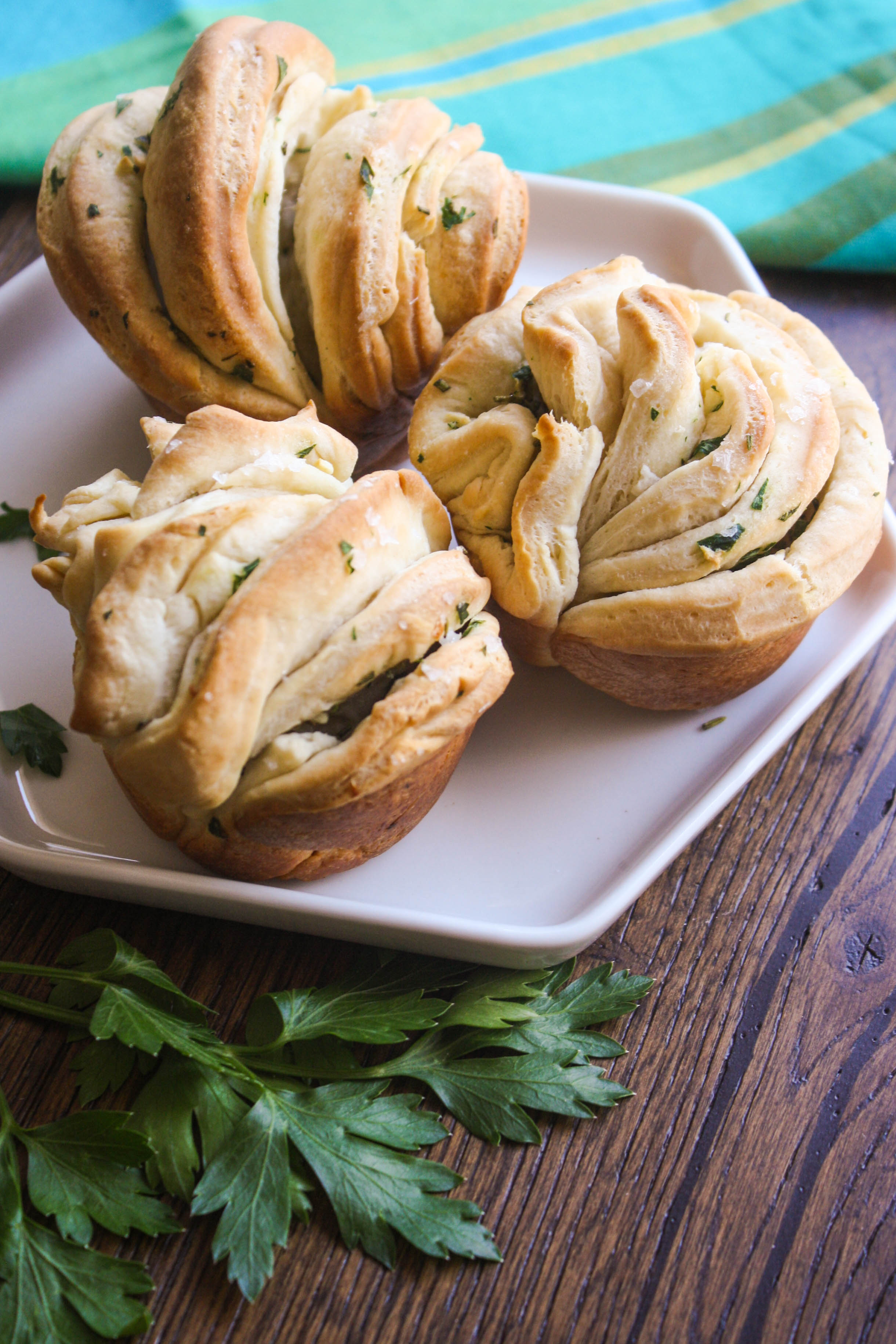 Garlic & Herb Pull Apart Bread is a fun treat for everyone. You'll love how pretty it is to serve!