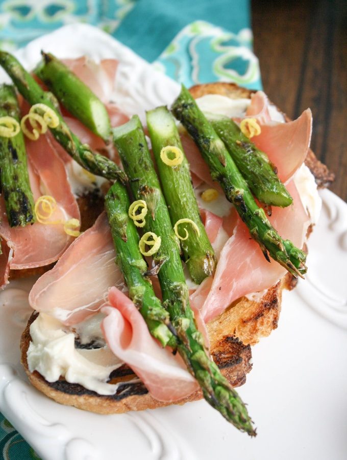 Grilled Asparagus, Prosciutto, and Brie Bruschetta is the perfect springtime starter! You'll love the flavors!