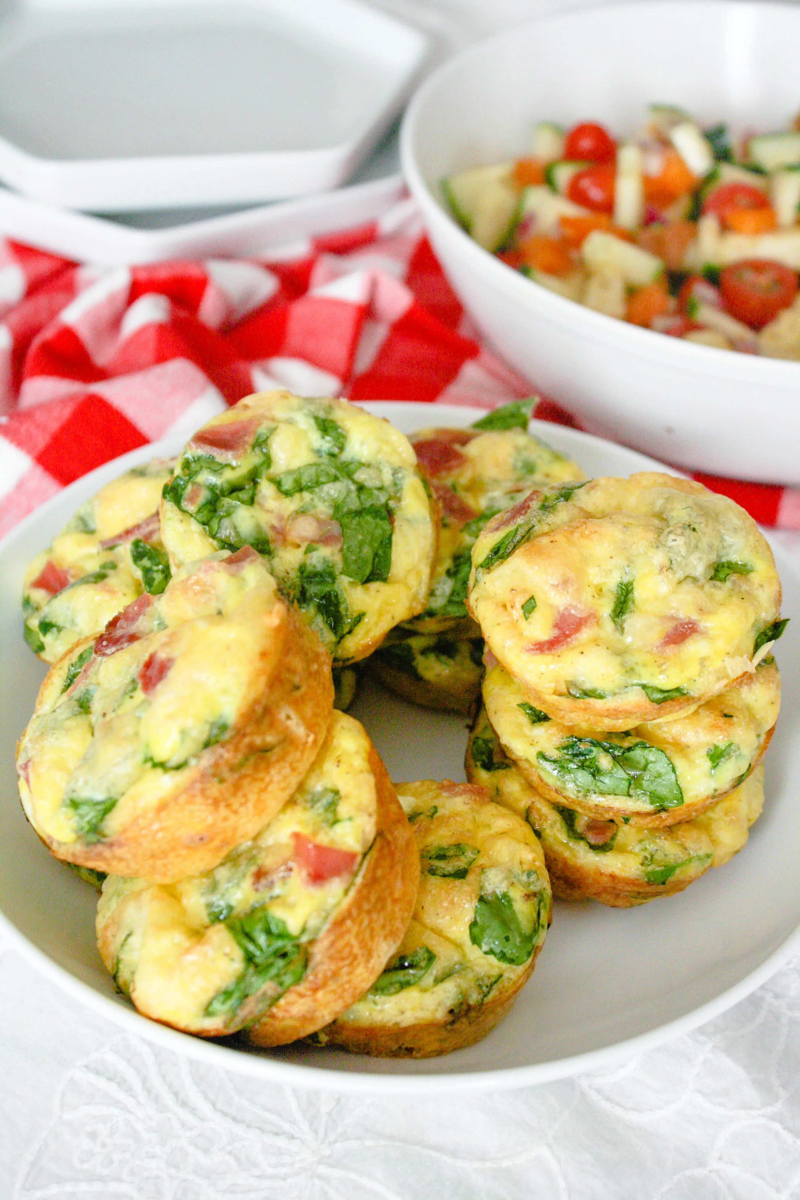 Ham, Swiss, and Spinach Egg Muffin Cups are ideal for meal prep. Ham, Swiss, and Spinach Egg Muffin Cups are so tasty for breakfast!