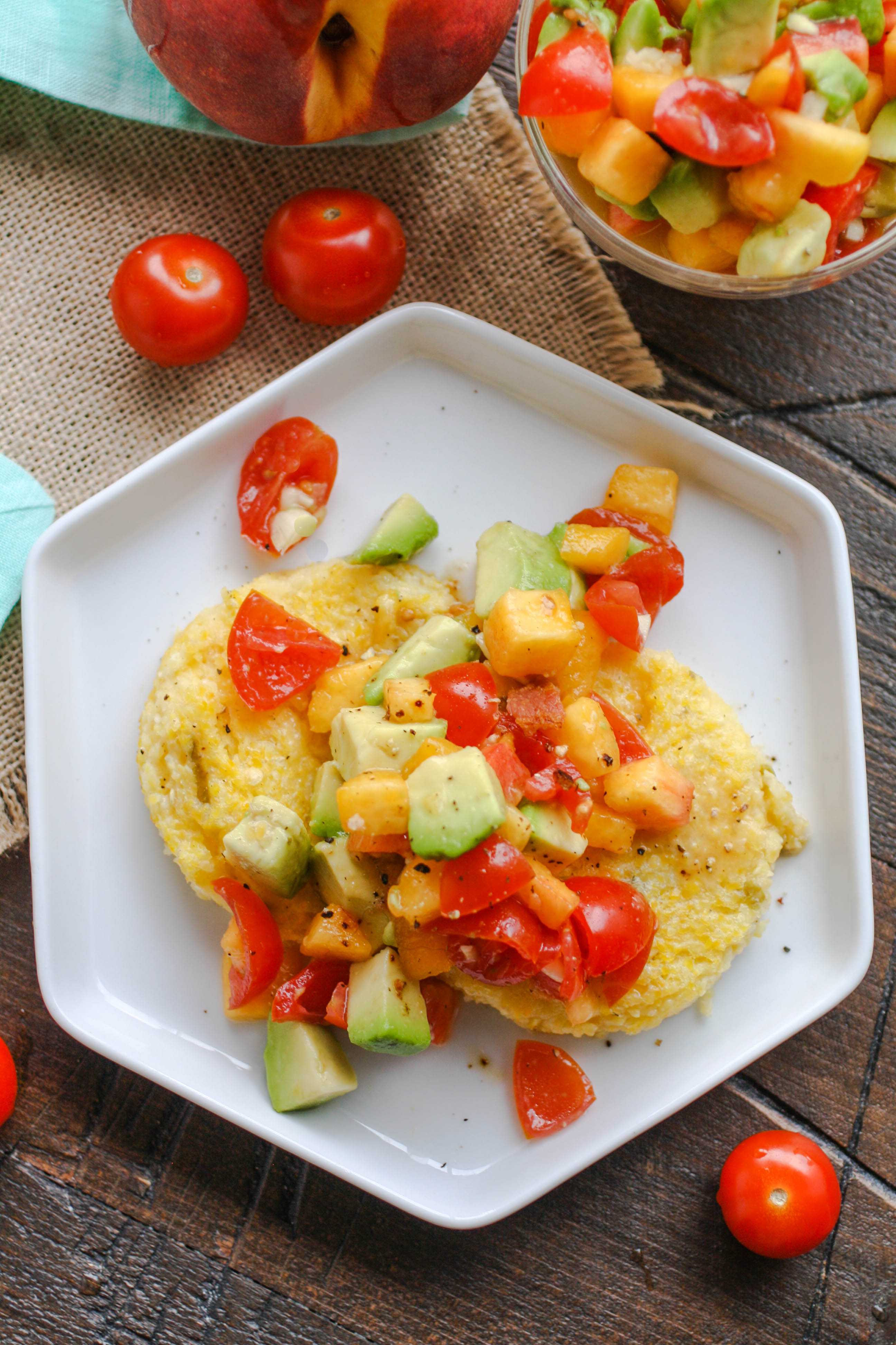 Hatch Chile Grits Cakes with Peach-Citrus Salsa is a fun and festive appetizer for any get together! Hatch Chile Grits Cakes with Peach-Citrus Salsa is what you need to serve as a tasty starter!