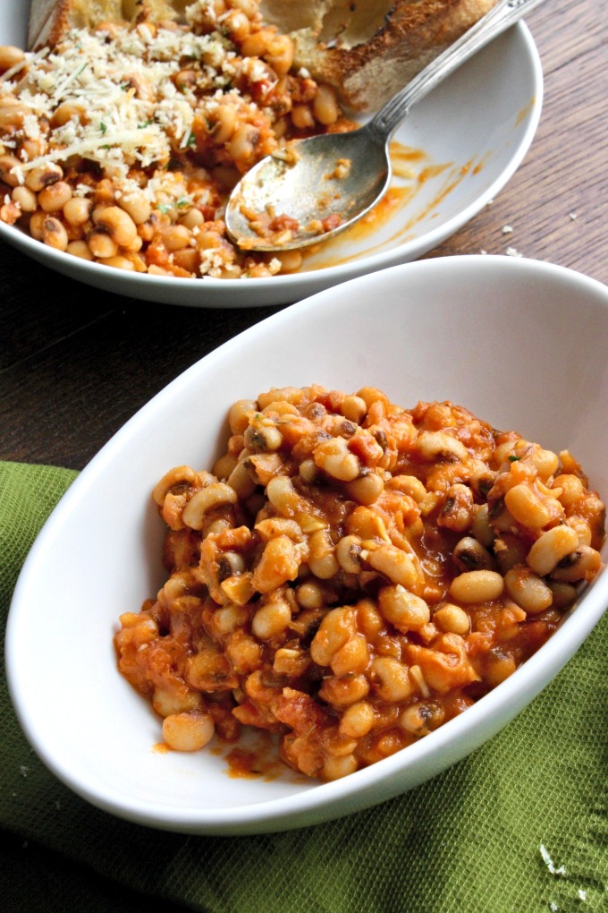 Italian Style Black-Eyed Peas includes herbs, tomato, and Parmesan. This makes a fabulous side dish!