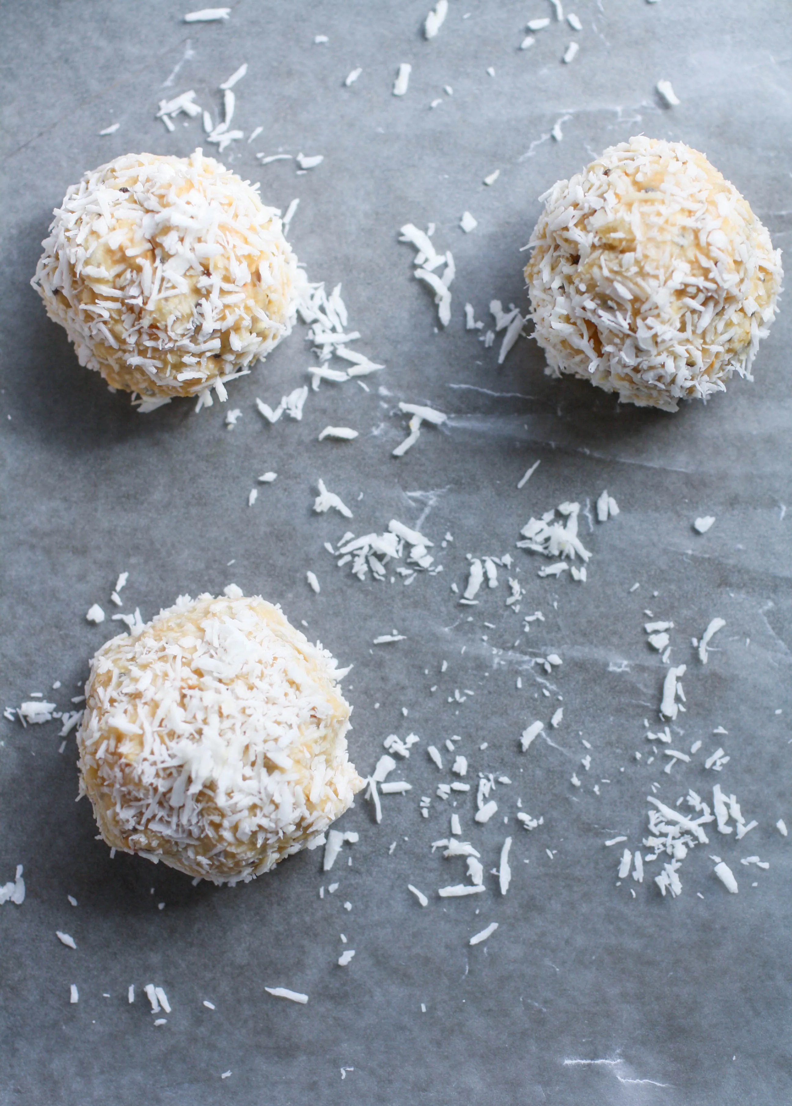 No bake coconut, cashew, and pineapple energy bites are a real snack treat! Enjoy these no bake energy bites for a fabulous treat!