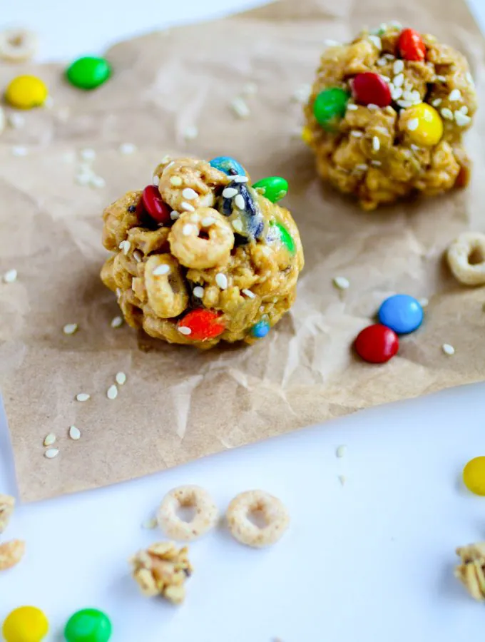 No-Bake Monster Cereal Bites are a fun treat for everyone! This snack is so easy to make, too!