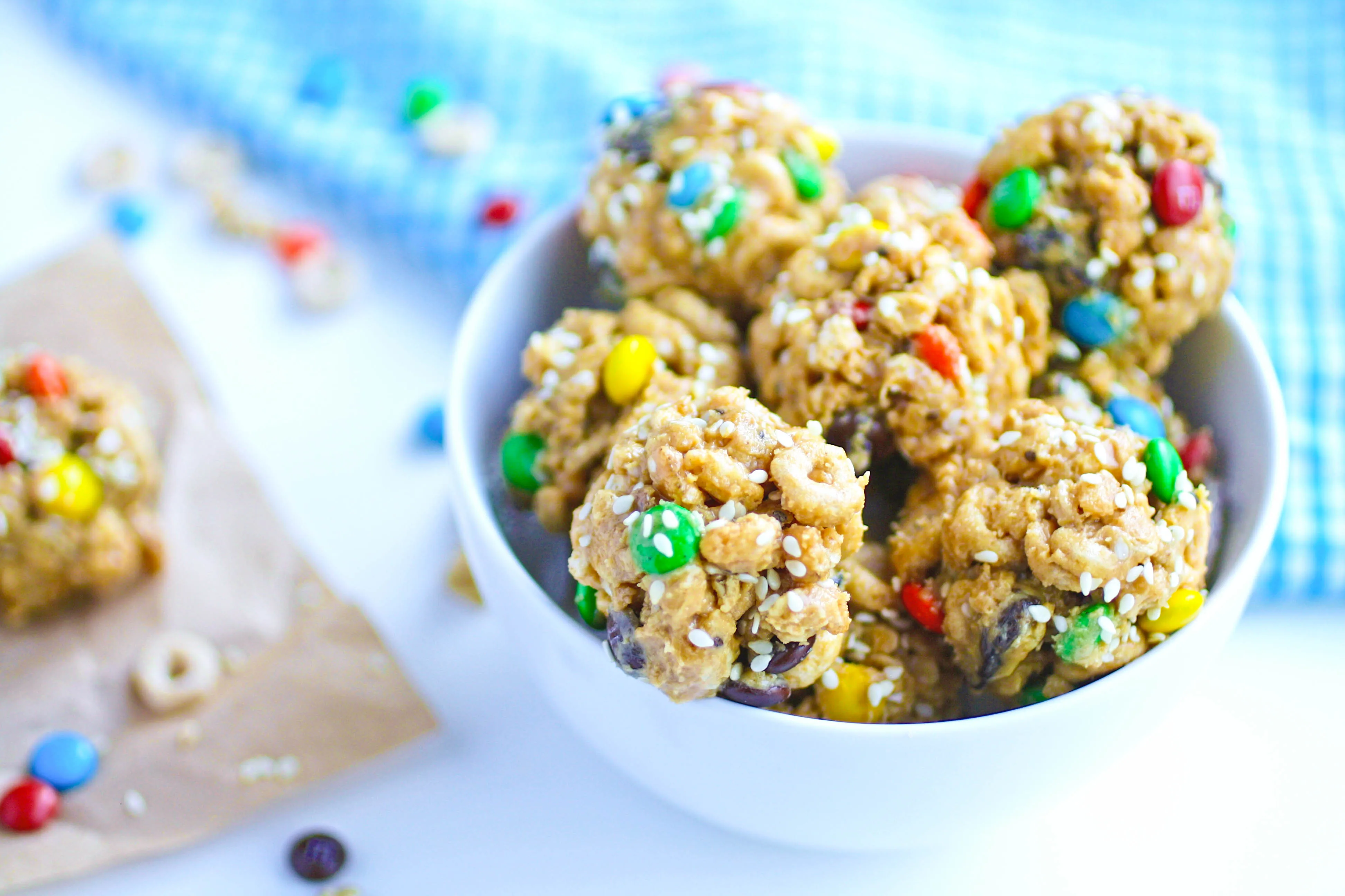 No-Bake Monster Cereal Bites are so fun for a snack. These treats are tasty and easy to make!