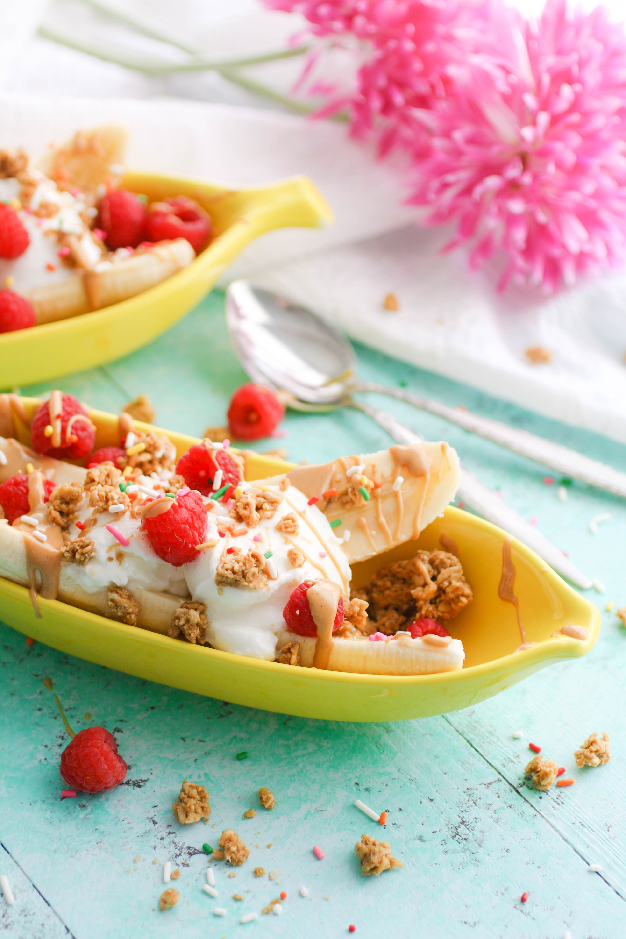 “Peanut Butter & Jelly” Breakfast Banana Splits are so fun for your morning meal! Enjoy these “Peanut Butter & Jelly” Breakfast Banana Splits!