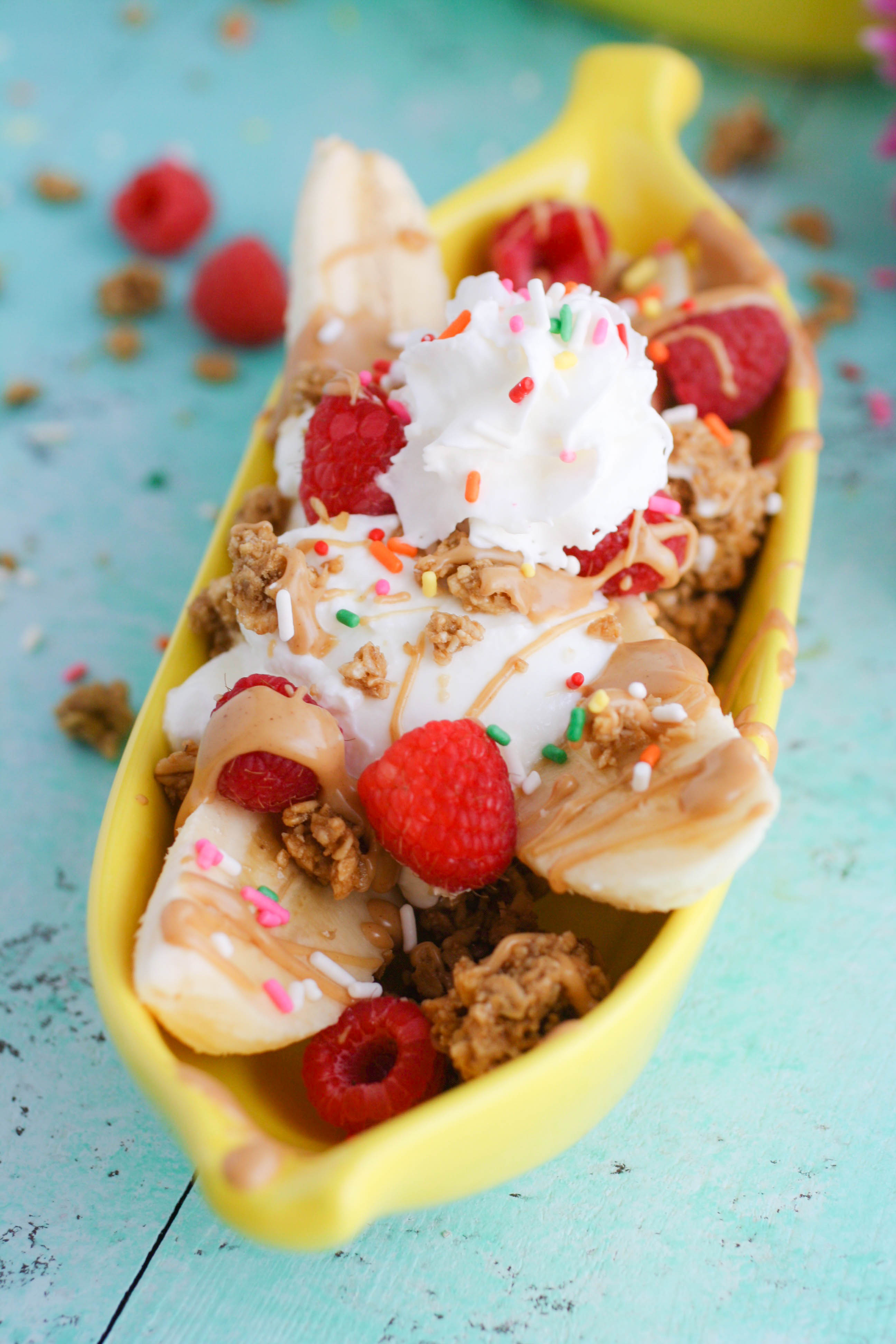 “Peanut Butter & Jelly" Breakfast Banana Splits are amazing in the morning! “Peanut Butter & Jelly" Breakfast Banana Splits are a fun and healthy breakfast treat!