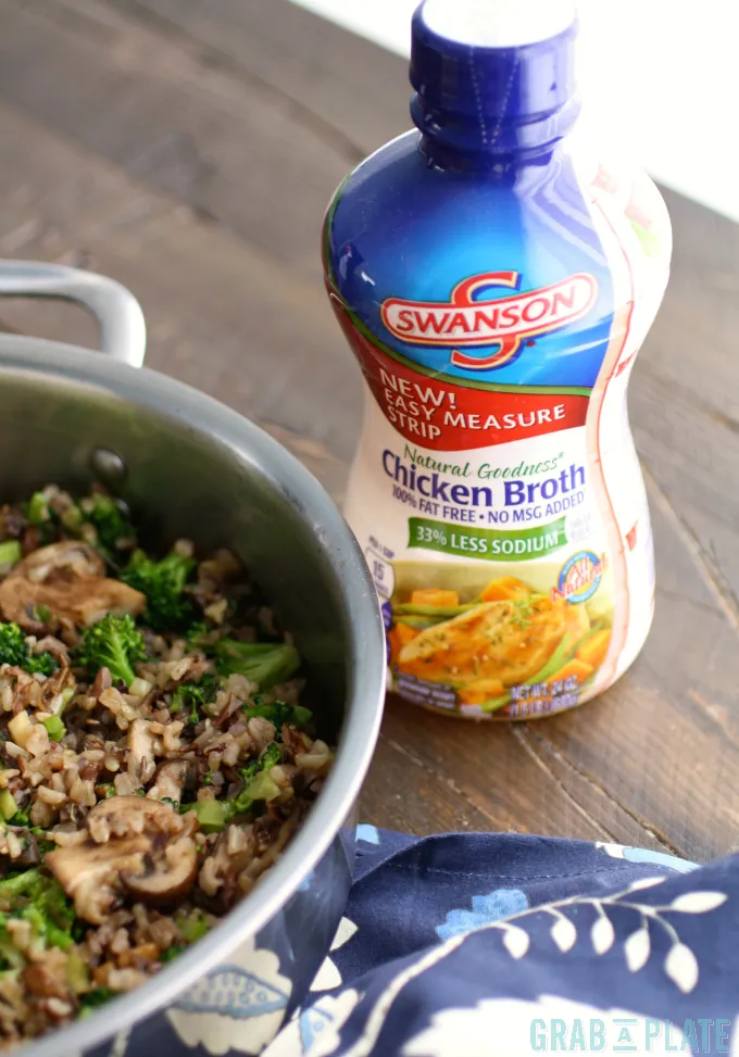 Great ingredients make great sides! Try this recipe for Wild Rice, Mushroom & Broccoli Skillet Side!