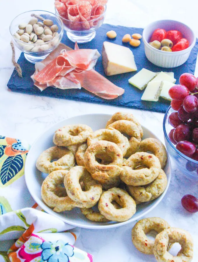 Red Pepper Italian Taralli (Breadstick Rings) are a wonderful snack for anytime. Red Pepper Italian Taralli (Breadstick Rings) make a tasty treat for any occasion.