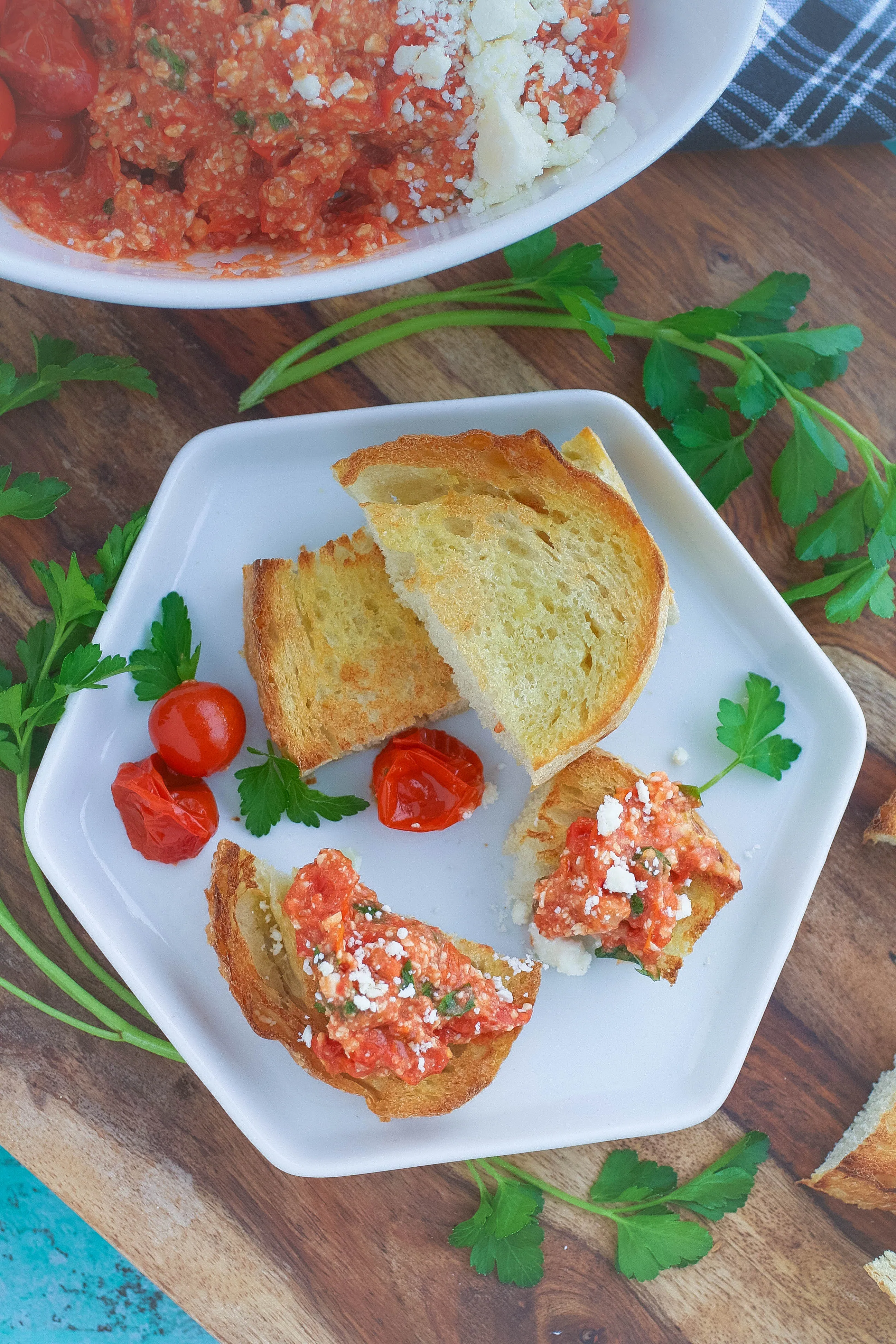 Roasted Tomato & Garlic and Feta Spread makes a fabulous (and simple) appetizer. Roasted Tomato & Garlic and Feta Spread is easy to make and share as an appetizer or snack.