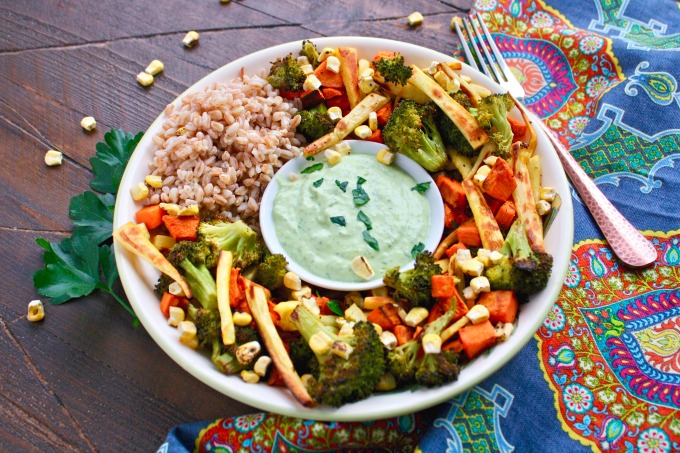 Healthy, flavorful and filling is the way to describe this Roasted Vegetable and Farro Green Goddess Bowl recipe!