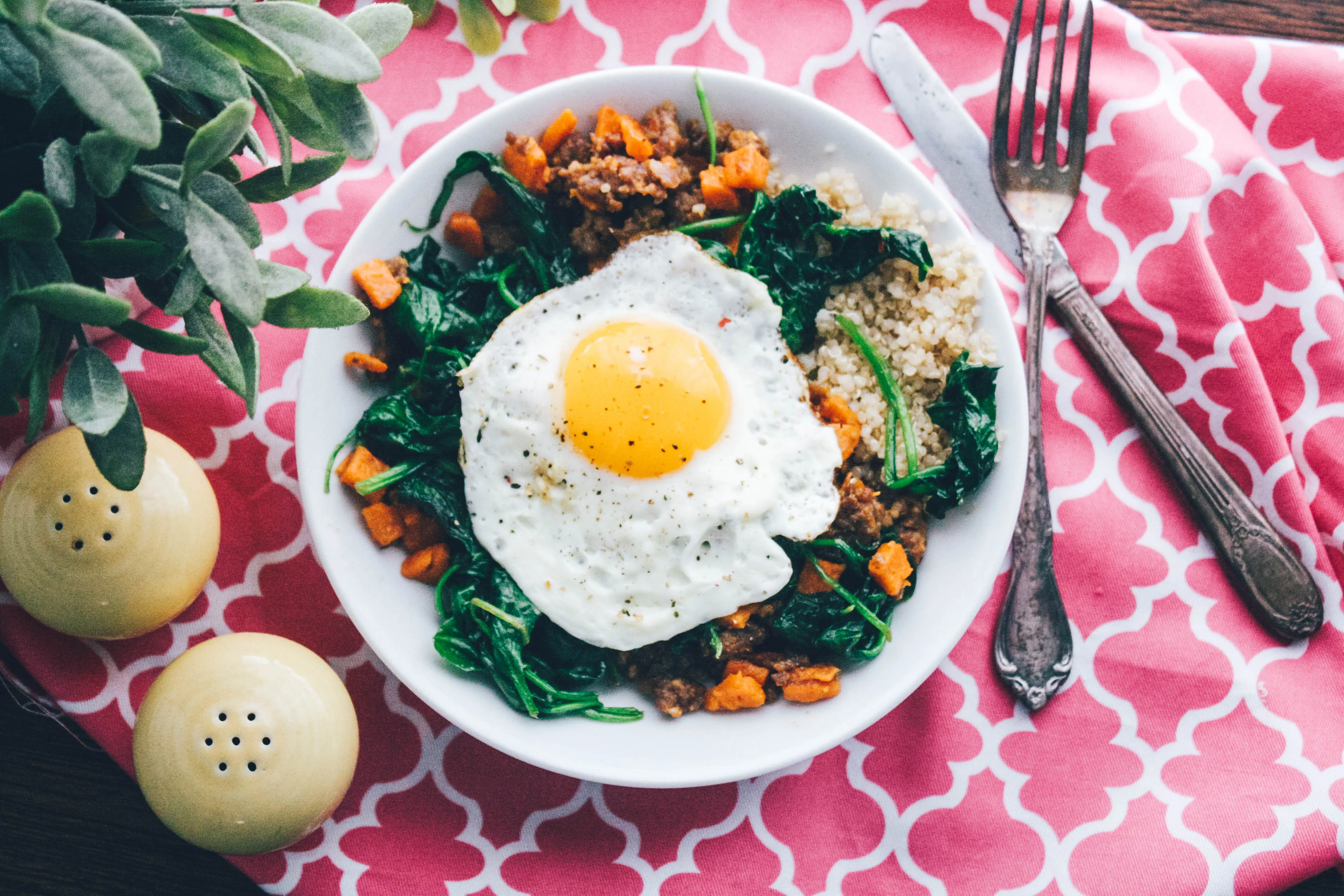 Sausage, Sweet Potato & Spinach Quinoa Bowls with Egg are a delightful dish for any meal. Make these Sausage, Sweet Potato & Spinach Quinoa Bowls with Egg soon!