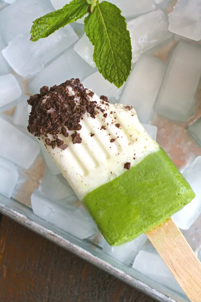 These Minty Grasshopper Frozen Yogurt Pops will be a welcome, healthier treat!