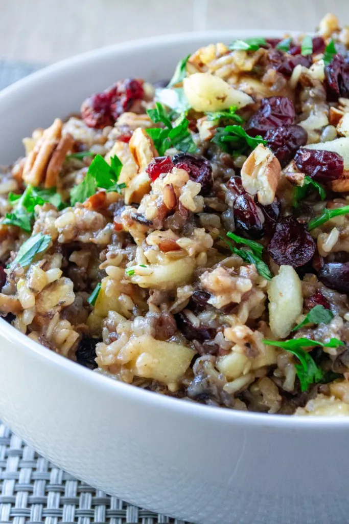 9 Slow Cooker Thanksgiving Side Dish Recipes are great for saving space this season. 9 Slow Cooker Thanksgiving Side Dish Recipes are a delightful way to save kitchen space!