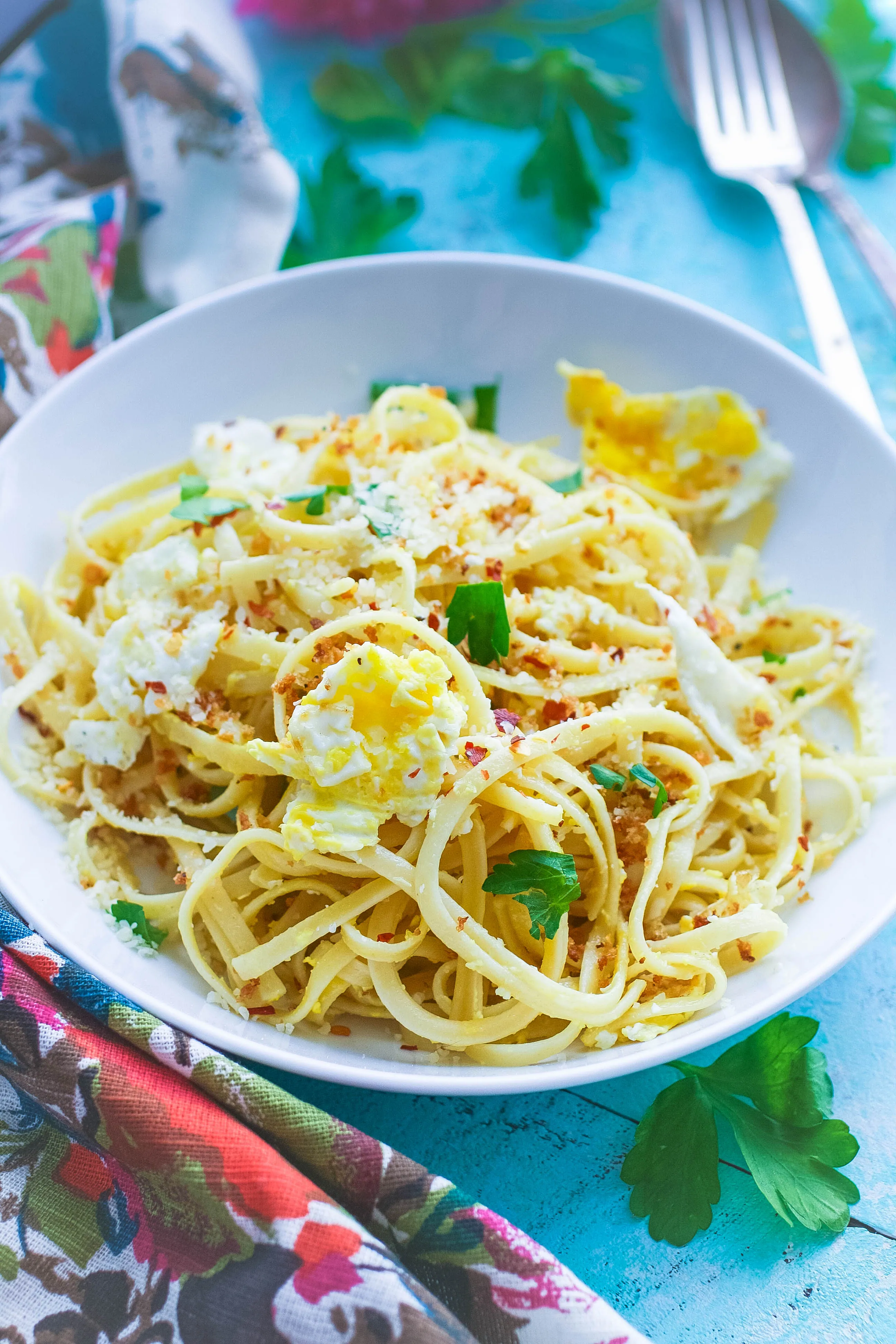 Spaghetti with Fried Eggs and Crunchy Breadcrumbs is an easy-to-make dish for any night. Spaghetti with Fried Eggs and Crunchy Breadcrumbs is also nice to have on hand when you're busy!