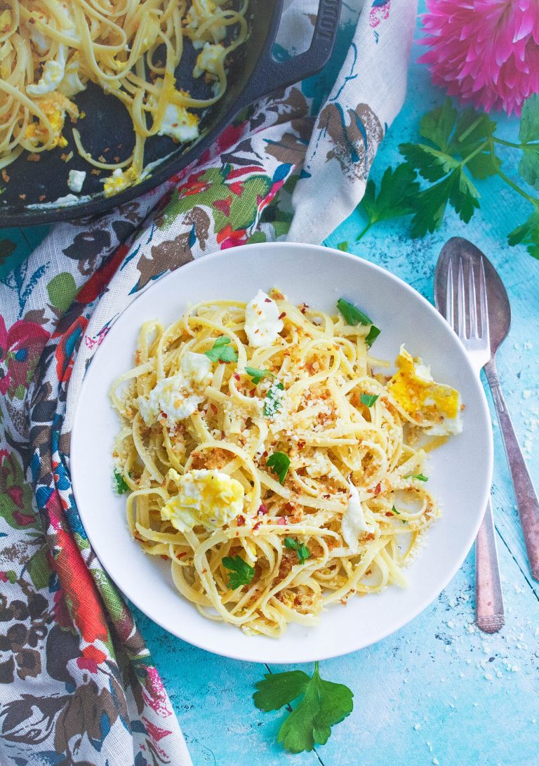 Spaghetti with Fried Eggs and Crunchy Breadcrumbs