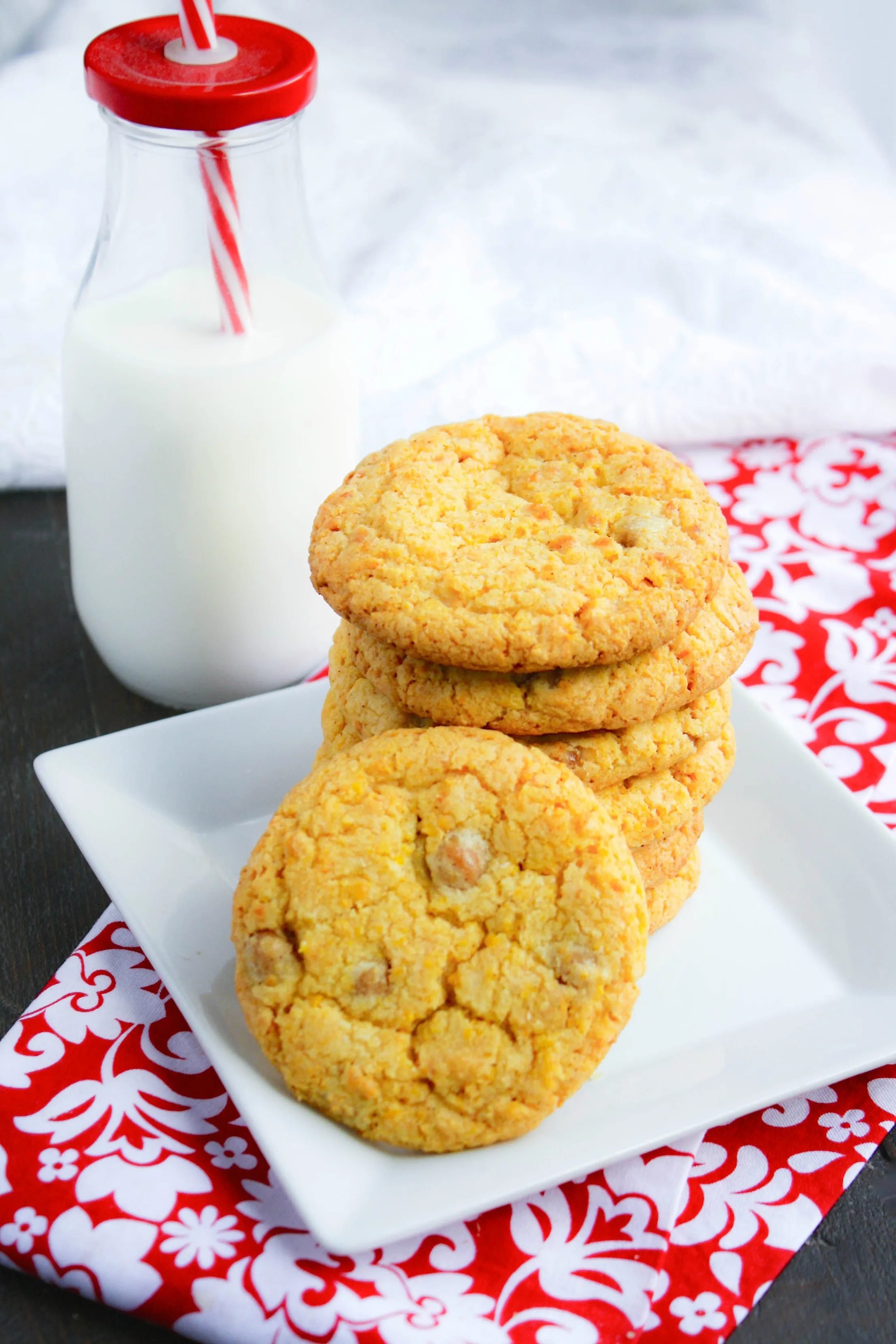 These Spicy Caramel & Corn Cookies are different and definitely delicious. A must try!