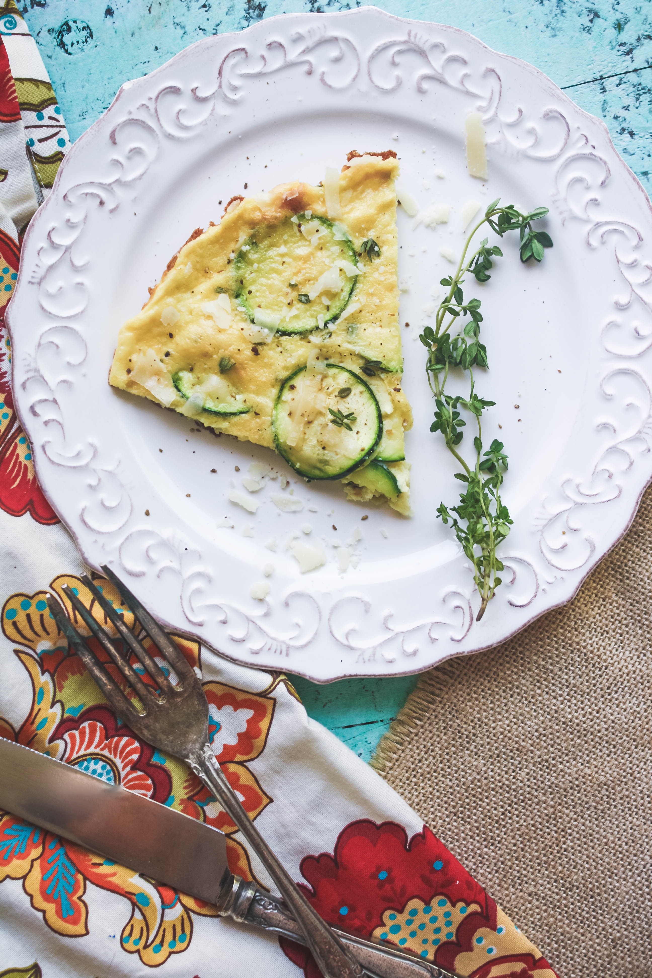Zucchini-thyme frittata for two is the perfect breakfast to share with someone. Zucchini-thyme frittata for two is ideal when there are only a few of you at breakfast.