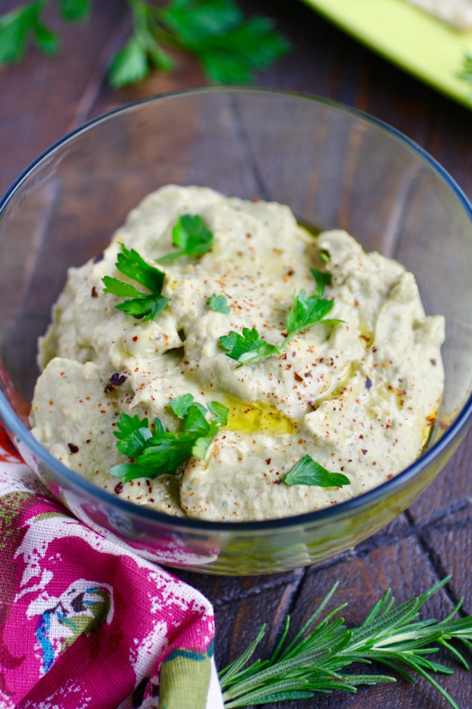 A crowd pleaser, for sure! Roasted Eggplant Dip with Easy Garlic Pita Chips is a treat for any ocassion! 