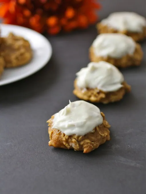Pumpkin-oatmeal cookies