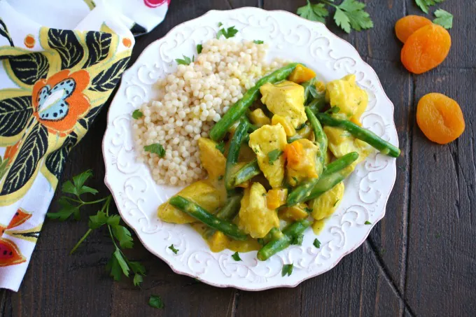 I love simple and flavorful meals like Moroccan Skillet Chicken with Green Beans!